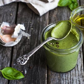 Bazalkové pesto