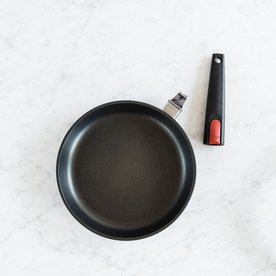 Mělká pánev WOLL Nowo Titanium s odnímatelnou rukojetí 26 cm